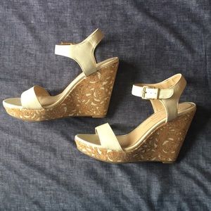 Jessica Simpson Tan Wedges